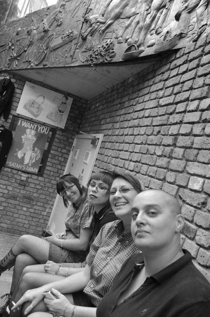 CAMDEN,SKINHEADGIRLS,LONDON, OI